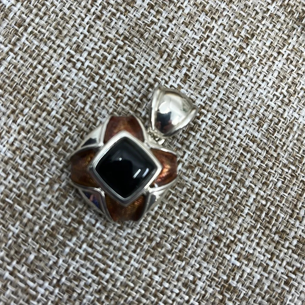 Square Modernist Sterling Silver Pendant โจ - Picture 10 of 10